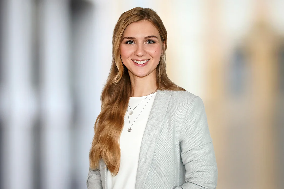 Bewerbungsfotos selber machen für Frauen